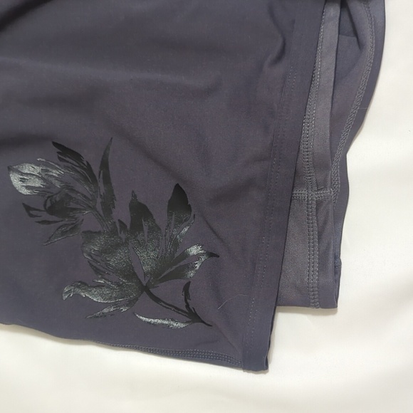 Fabletics Olesia Shine Short, Color Everglade Shine/Iron Size S - Picture 7 of 16